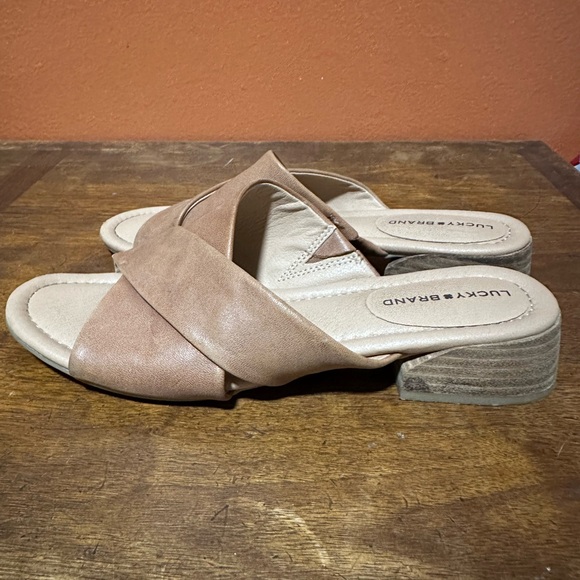 Lucky Brand Ramundy Low Heel Sandal - Picture 3 of 10